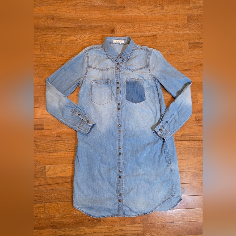 Light Wash Chambray Button-Cuff Shirt Dress Pockets